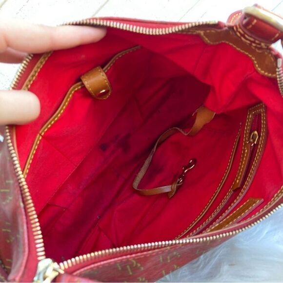 DOONEY & BOURKE Limited Edition 1975 Hobo Red Shoulder Bag Signature - Picture 9 of 11